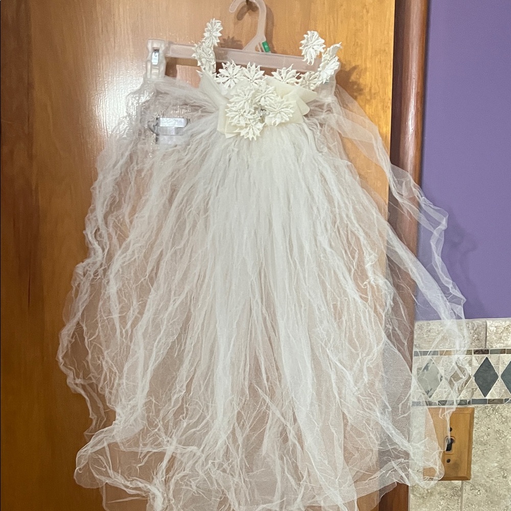 Vintage wedding vail head piece